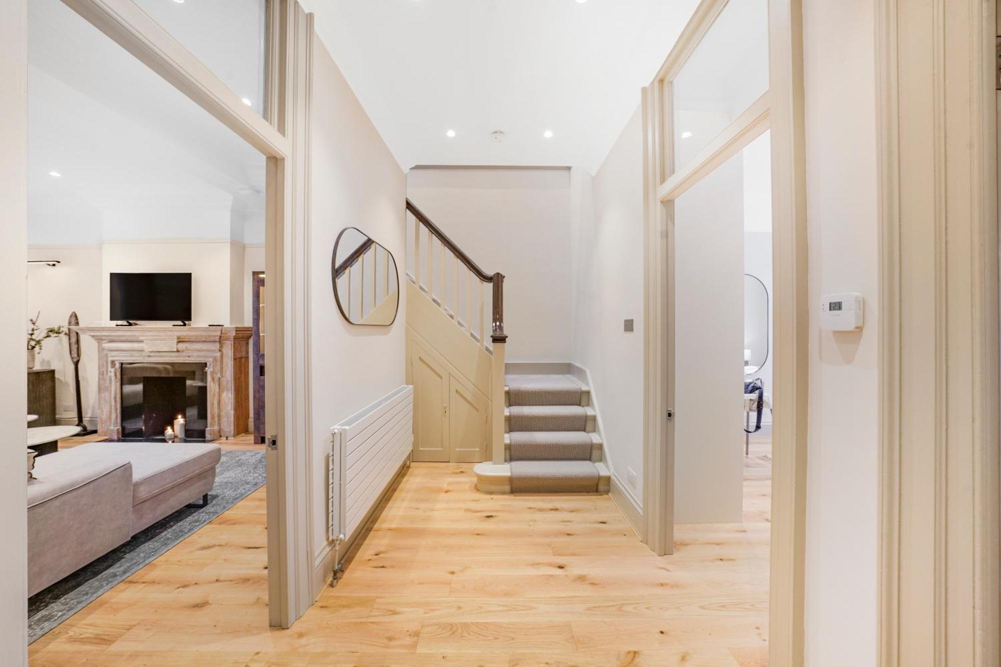 Spacious And Modern 4 Beds Home In Kensington 런던 외부 사진